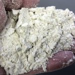 粗挽きそば粉(玄挽き)粉近影